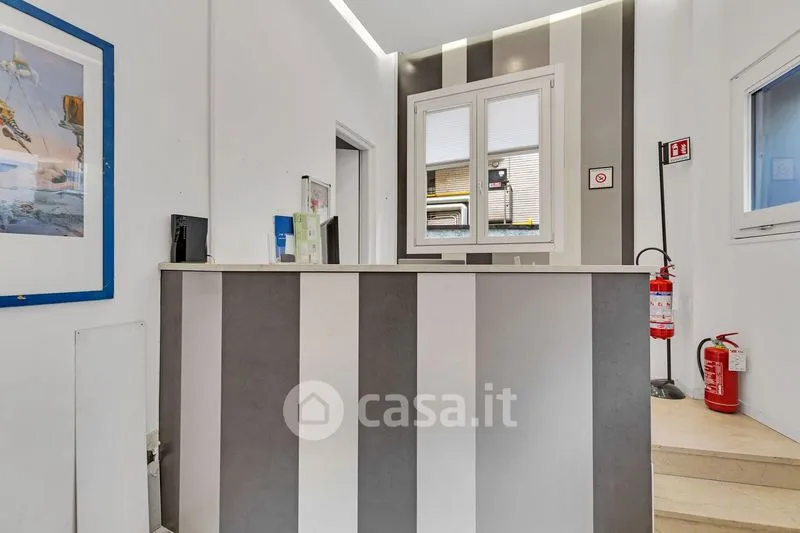 Entrée - Modernised Triplex with Balcony in Porta Romana