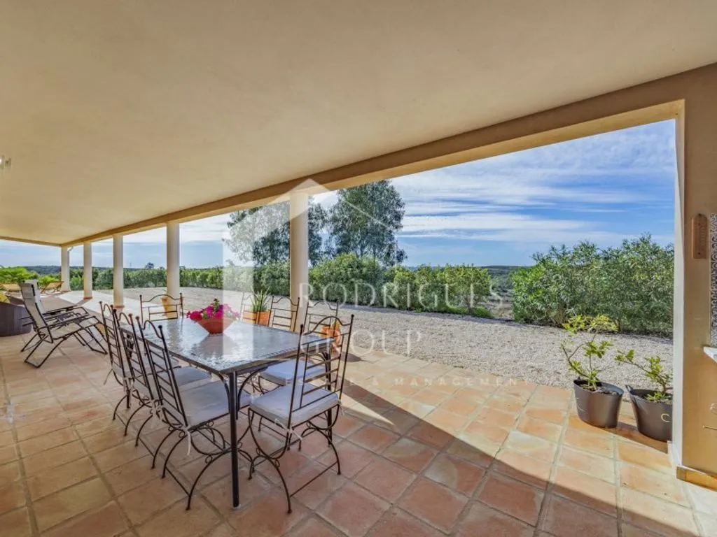 Terrass - Contemporary Farm with Pool in Cotifo, Lagos