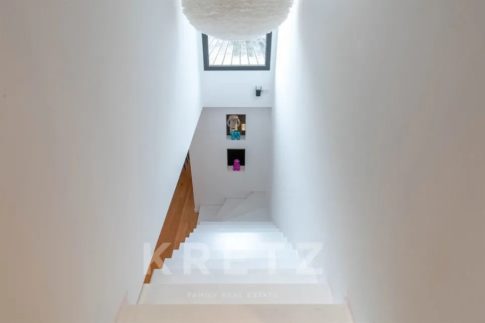 Toad - Contemporary House with Pool near Golf Course