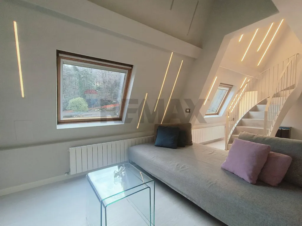 Toad - Restored Apartment with Lake View in Baveno