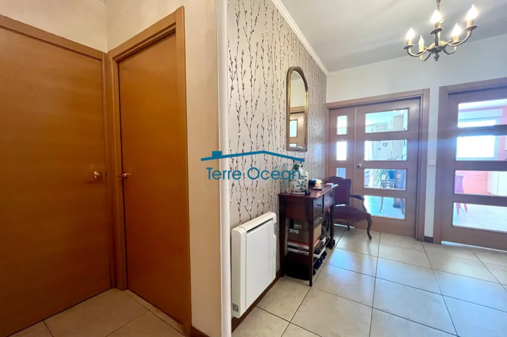 Esik - Traversant Apartment with Balcony in Royan
