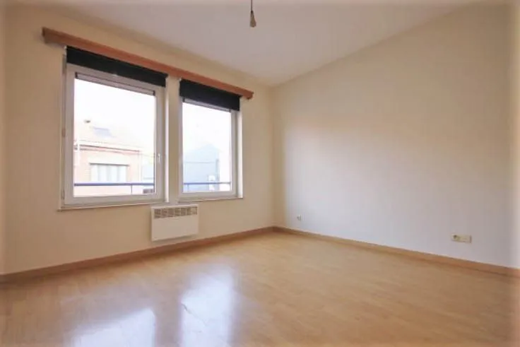 Pièces - Appartement avec Garage et Jardin en Centre-Ville