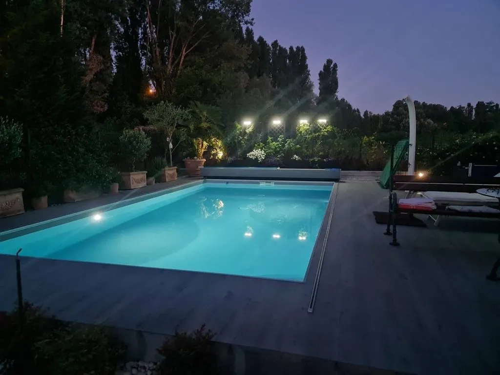 Piscine - Luxury Terraced House with Pool in Lodi