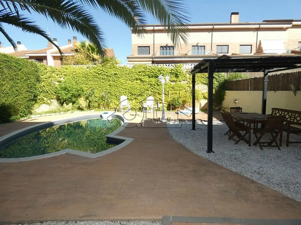 Piscine - Corner Semi-detached House with Pool in Las Cañas