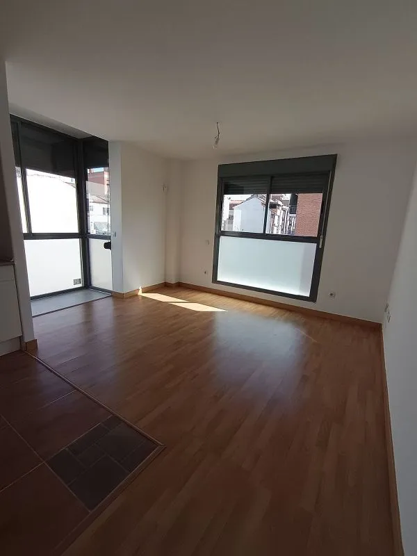 Elutuba - 1-Bedroom Flat with Garage in Numancia