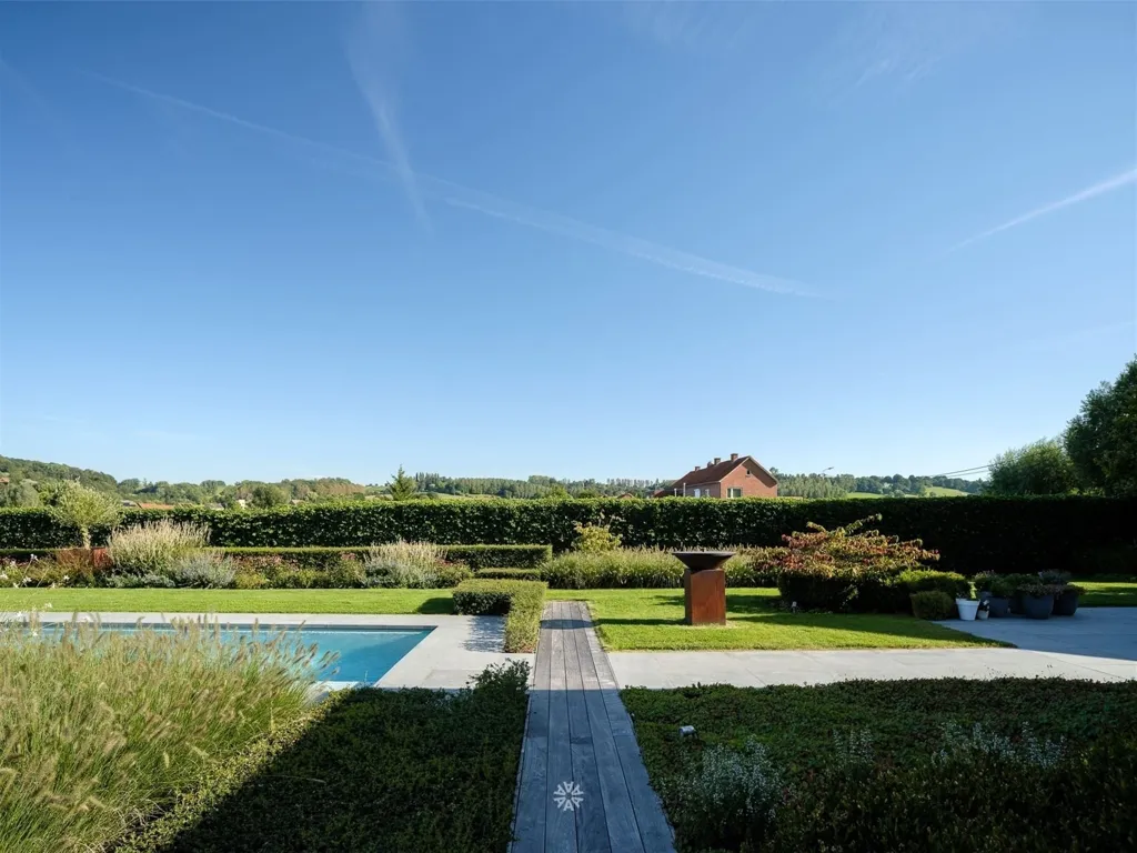 Piscine - Villa avec Vue Panoramique dans le Pays des Collines