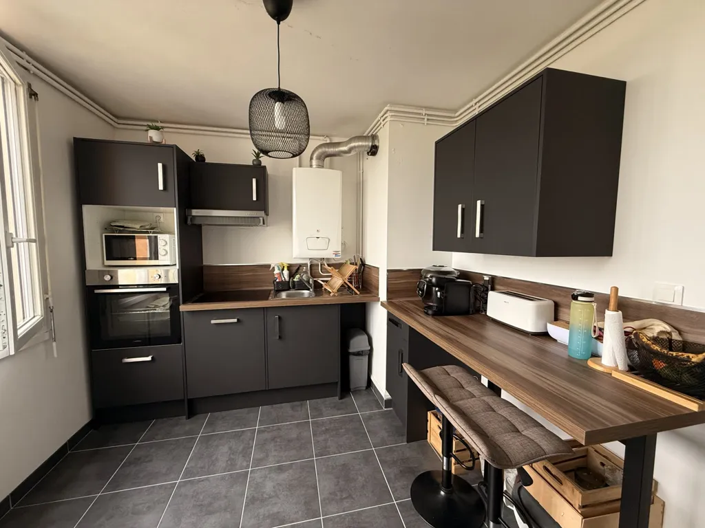 Köök - Bright Three-Piece Apartment with Balcony in Le Mans