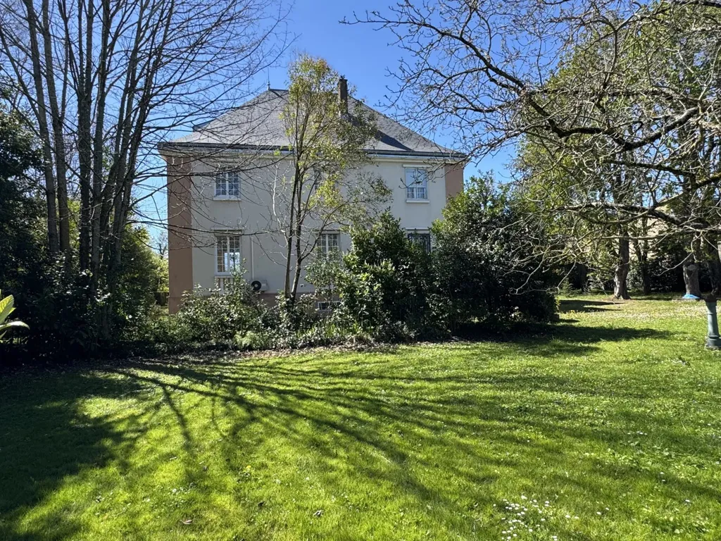 Giardino - Maison de Maître with Private Park in Village