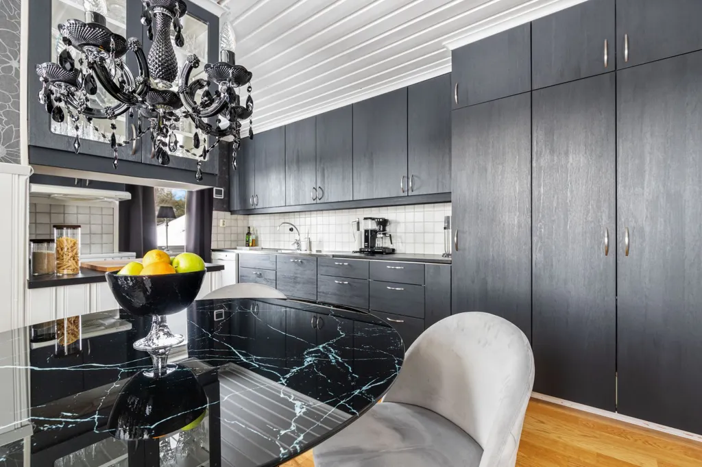 Cuisine - Suterräng House with Renovated Kitchen in Örnsköldsvik
