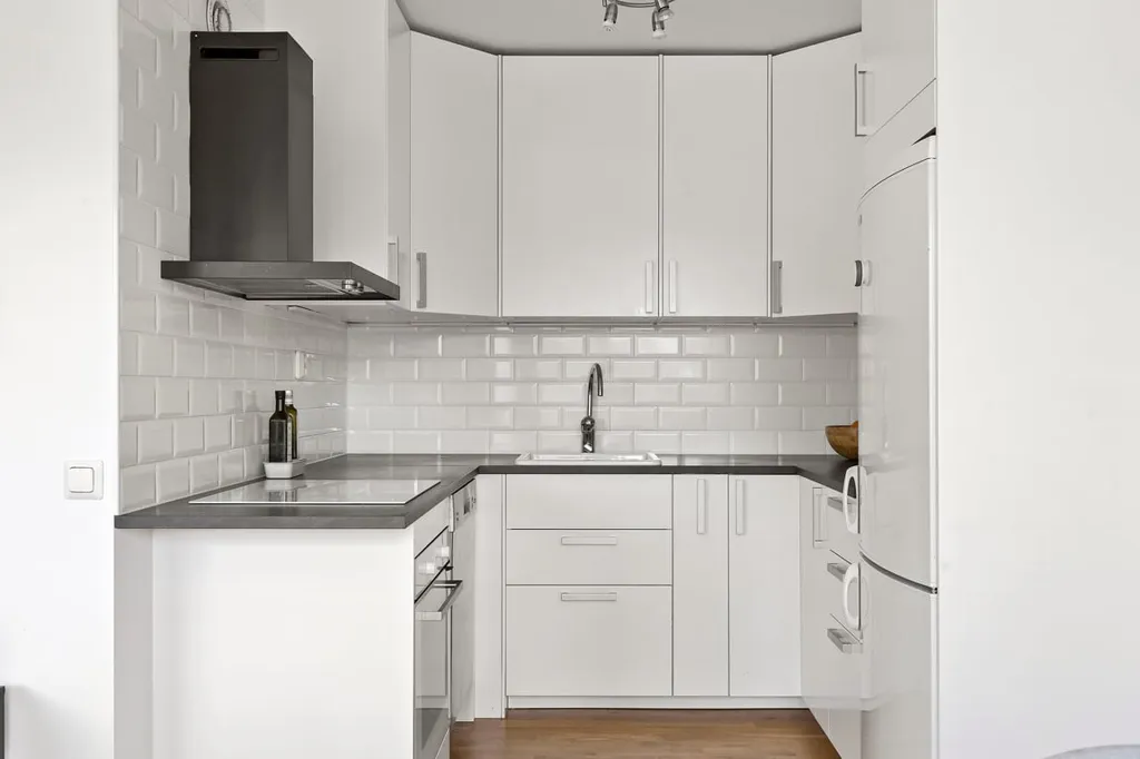 Apartment with Open Plan in Orminge Centre