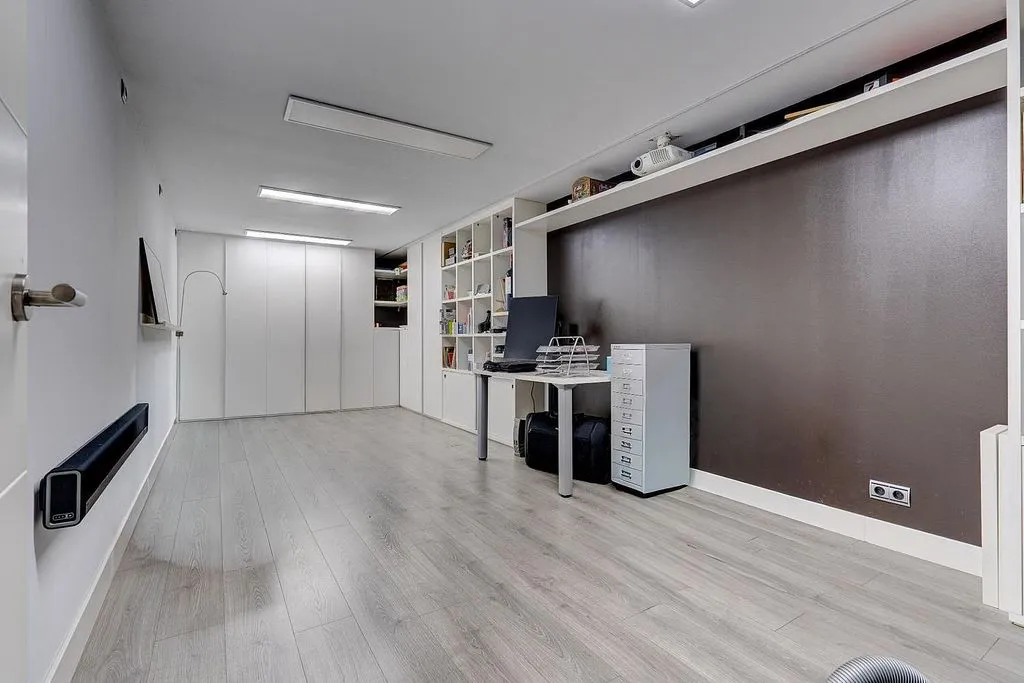 Kabinet - Spacious Flat with Views in San Roque