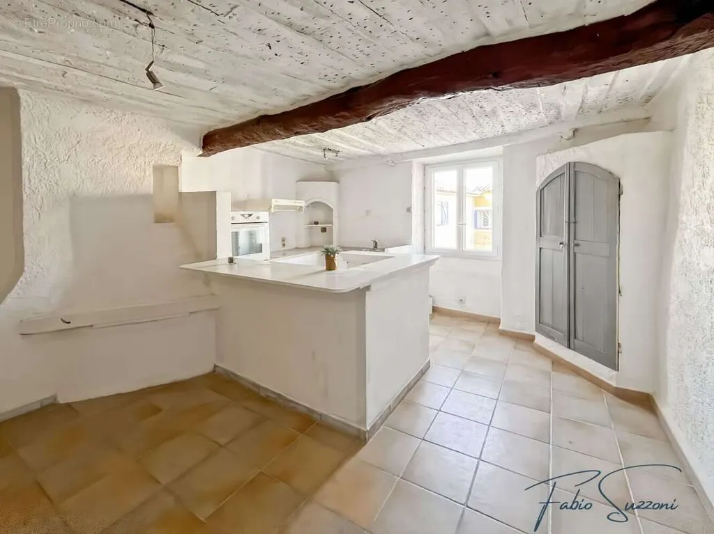 Cuisine - Appartement Duplex avec Terrasse en Centre-Village à Gareoult