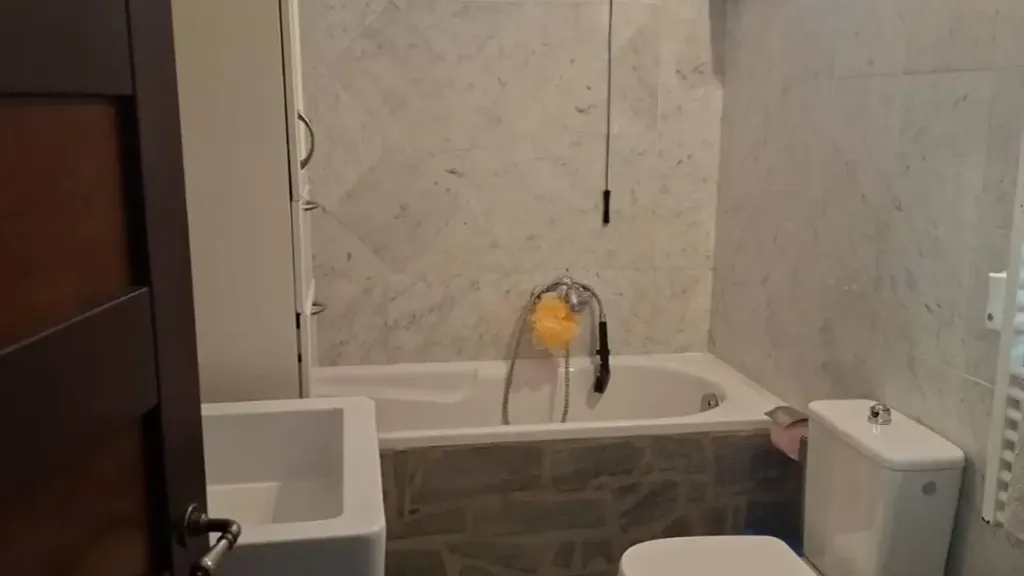 Bathrooms - 3-room house in IT