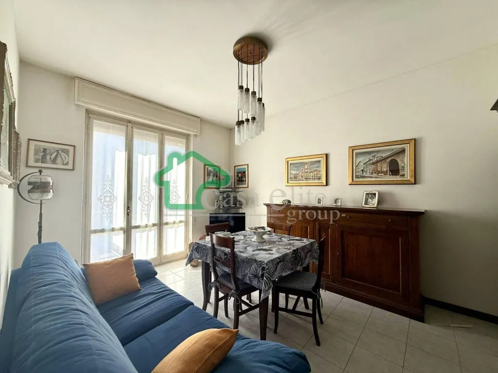 Séjour - Elegant Triplex with Balcony in Lodi