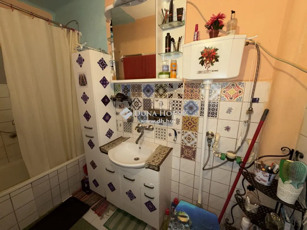 Bagni - Ground Floor Flat with Private Parking in Devecser