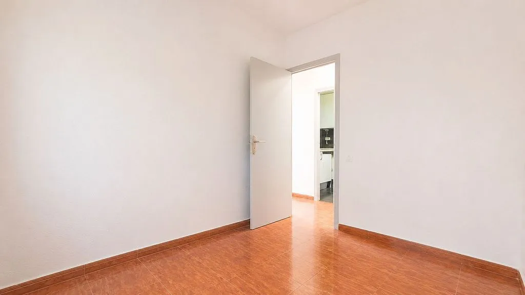 Apartment with Balcony in El Baix Guinardó