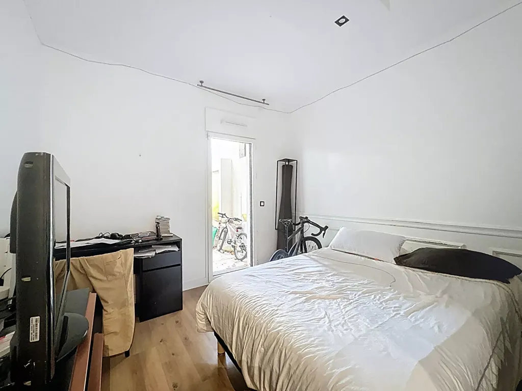 Chambres - Appartement Rez-de-Jardin avec Jardin à Suresnes