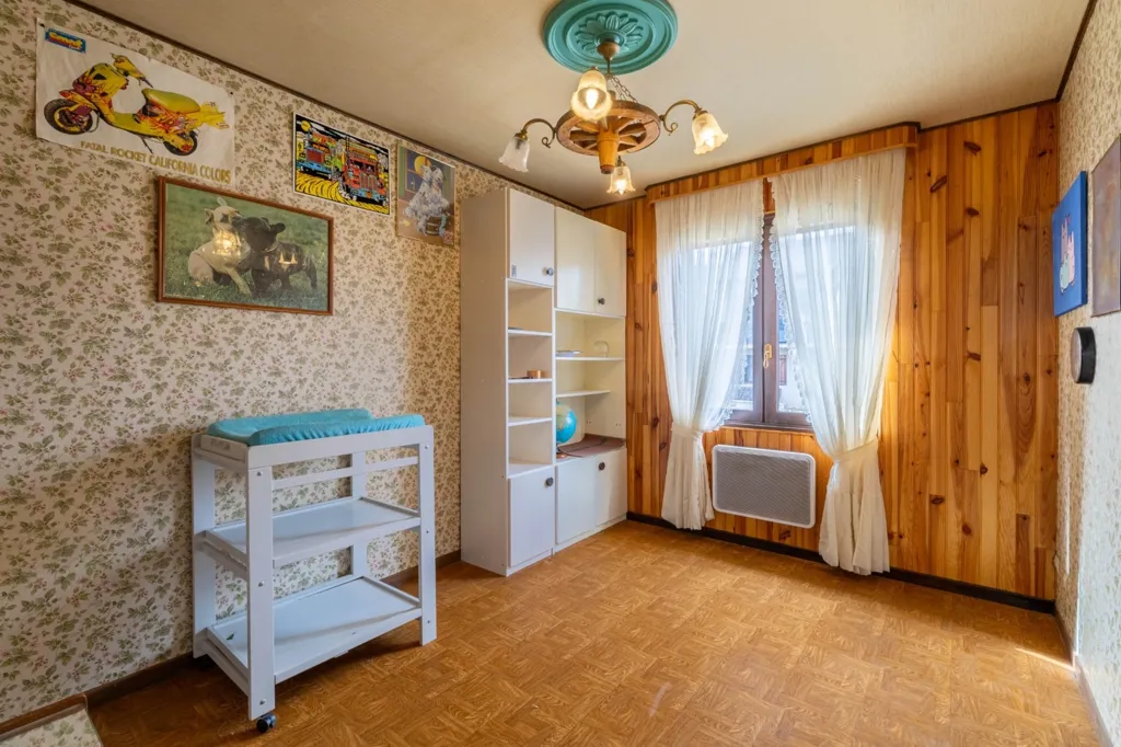 Magamistoad - Detached House with Garden in Elzange