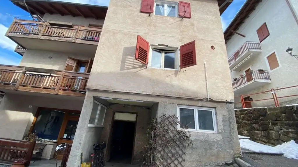 Esterno - House Portion with Potential in Tomaselli, Castel Ivano