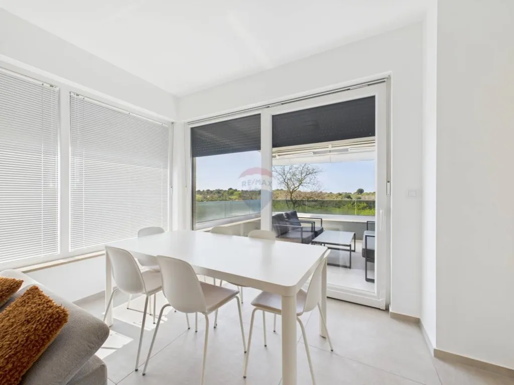 Salle à manger - Modern Apartment with Balcony in Štinjan, Pula