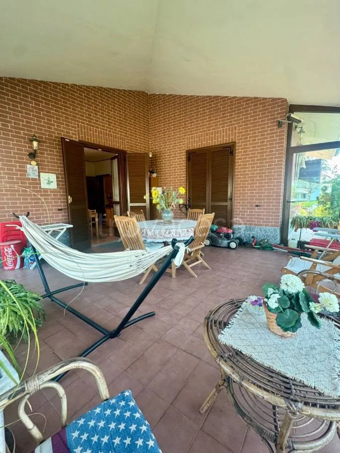 Terrasse - Villa with Garden and Veranda in Pralormo