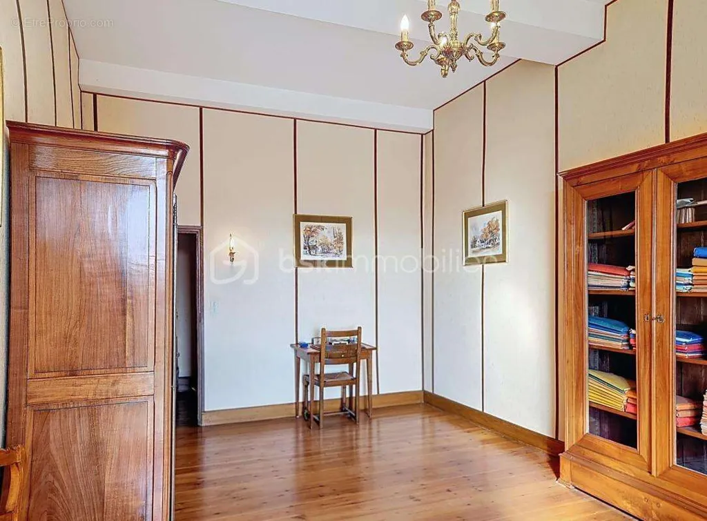 Bureau - Ancien Presbytère en Centre Ville de Mézin