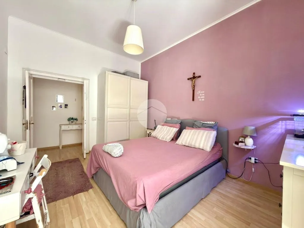 Camere da letto - Rearranged Apartment with Balcony in Naples