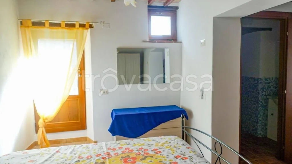 Chambres - Restored Stone Cottage with Lake View in Magione
