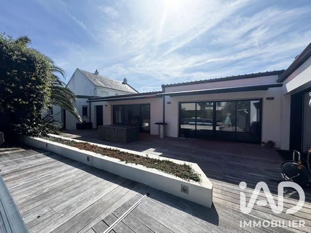 Terrace - Contemporary Villa with Pool in Batz-sur-Mer