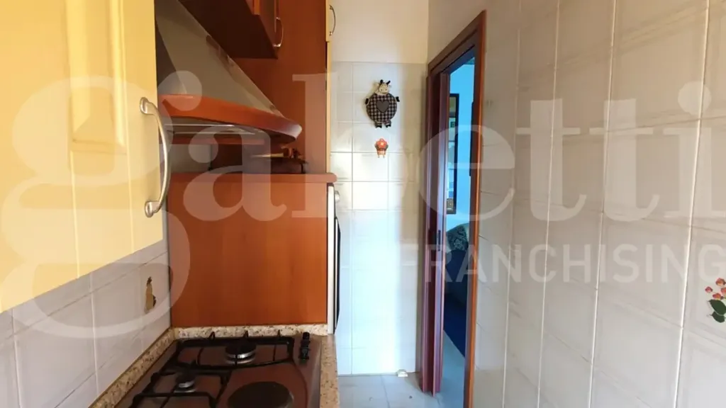 Cuisine - Trilocale with Private Access in Catanzaro