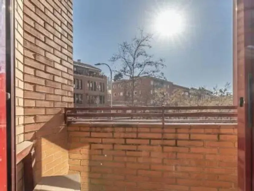 Rõdu - Corner Flat with Terraces in Imperial, Madrid