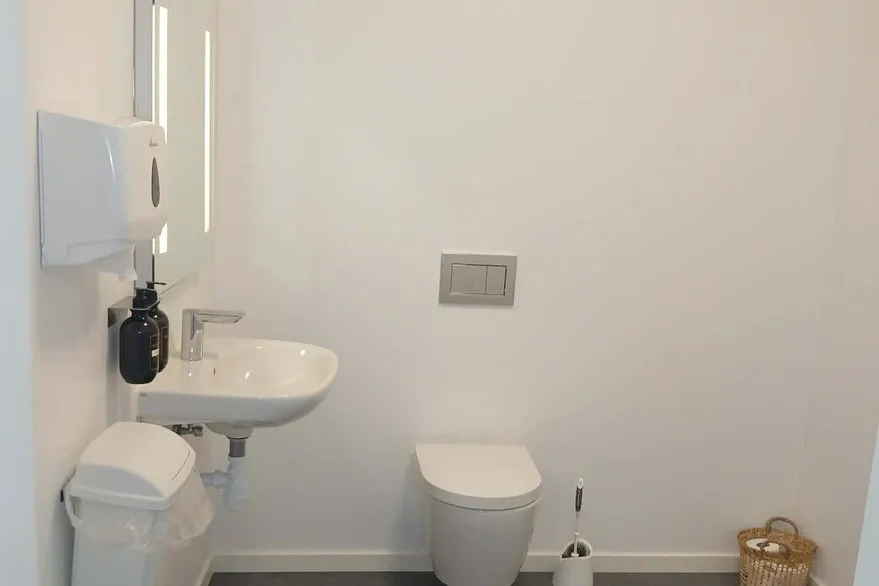 Salles de bain - Office Space with Reception in Aarhus