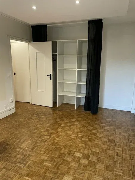 Pièces - Studio pour Étudiants à Arcueil