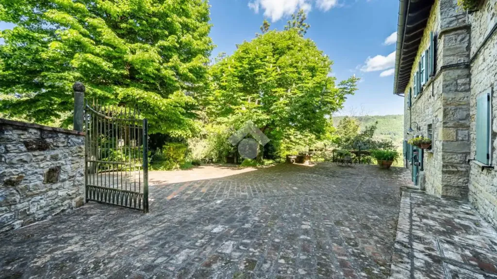 Jardin - Restored Rustico with Garden in Serramazzoni