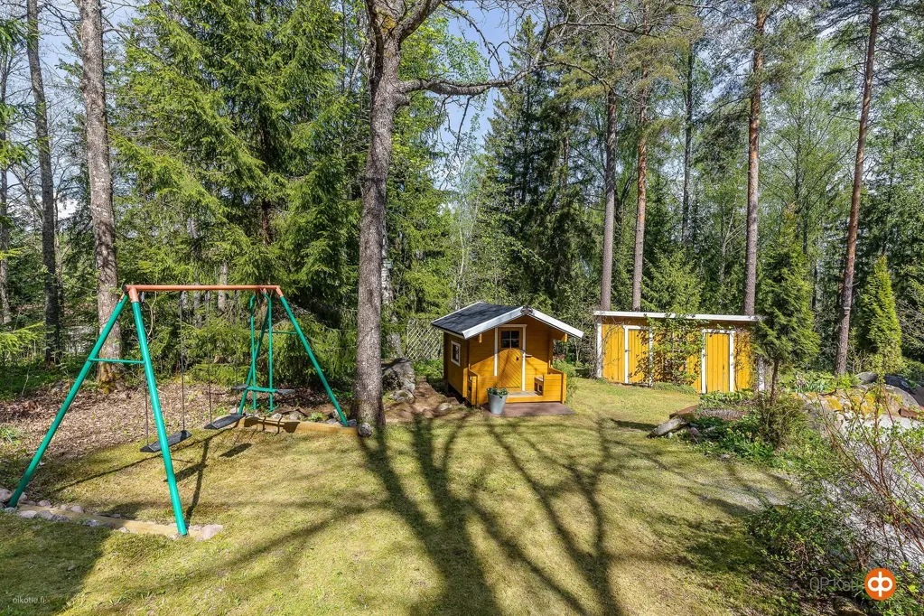 Giardino - Architectural House with Garden in Halikko
