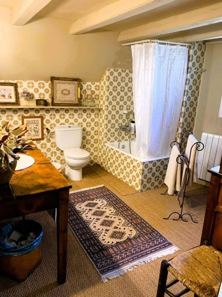 Vannitoad - Spacious House with Mountain Views in Sin
