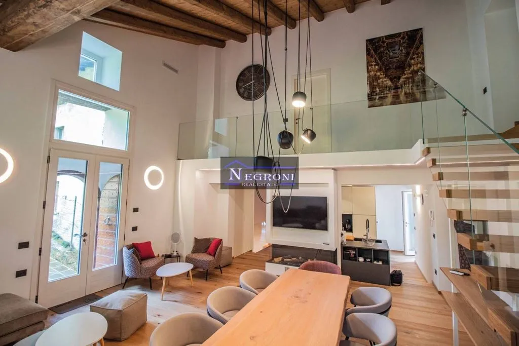 Elutuba - Luxury Apartment with Medieval View in Gromo