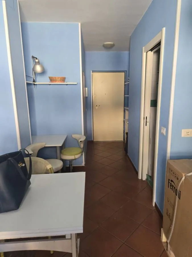 Salle à manger - Rearranged 2-Bedroom Apartment in Caserta
