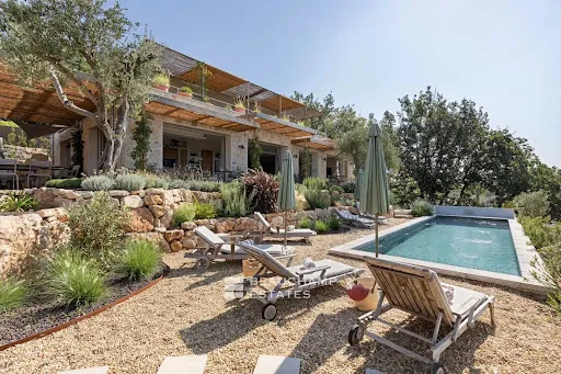 Piscine - Villa de Luxe avec Piscine à Valbonne
