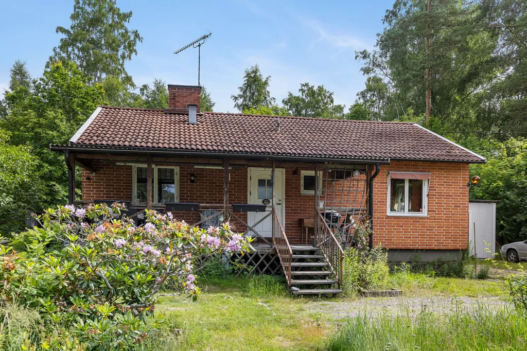 Exterior - 1-Storey Villa with Garden in Alberga