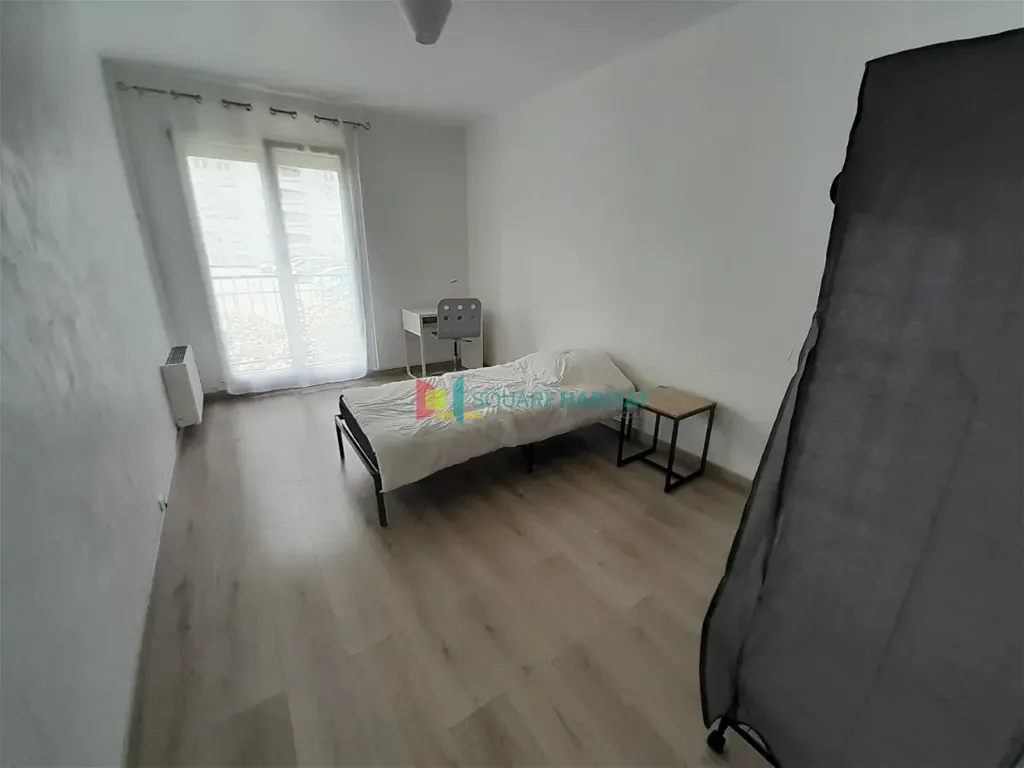 Chambres - Appartement Meublé 4 Pièces avec Balcon à Rennes Sud