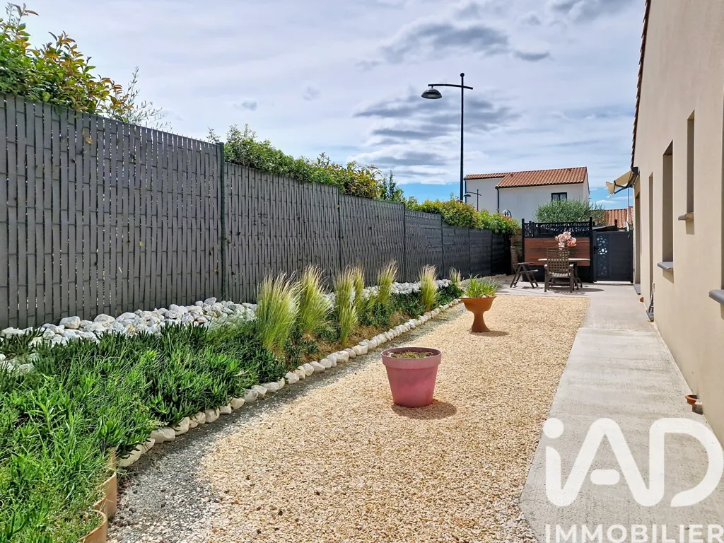 Giardino - Modern House with Jacuzzi Garden in Roujan