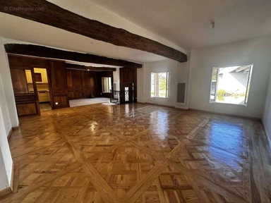 Soggiorno - City Centre House with Garden in Coutras