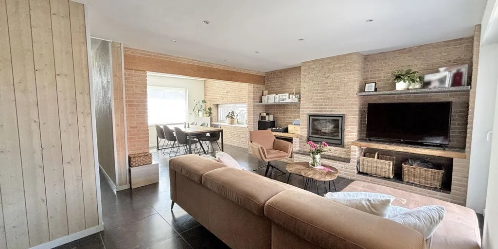 Séjour - Maison Rénovée avec Garage à Tiegem