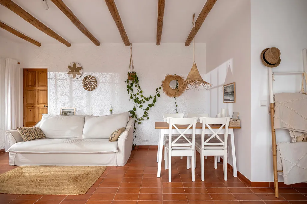 Séjour - Renovated Villa with Sea View in Vall-Llobrega