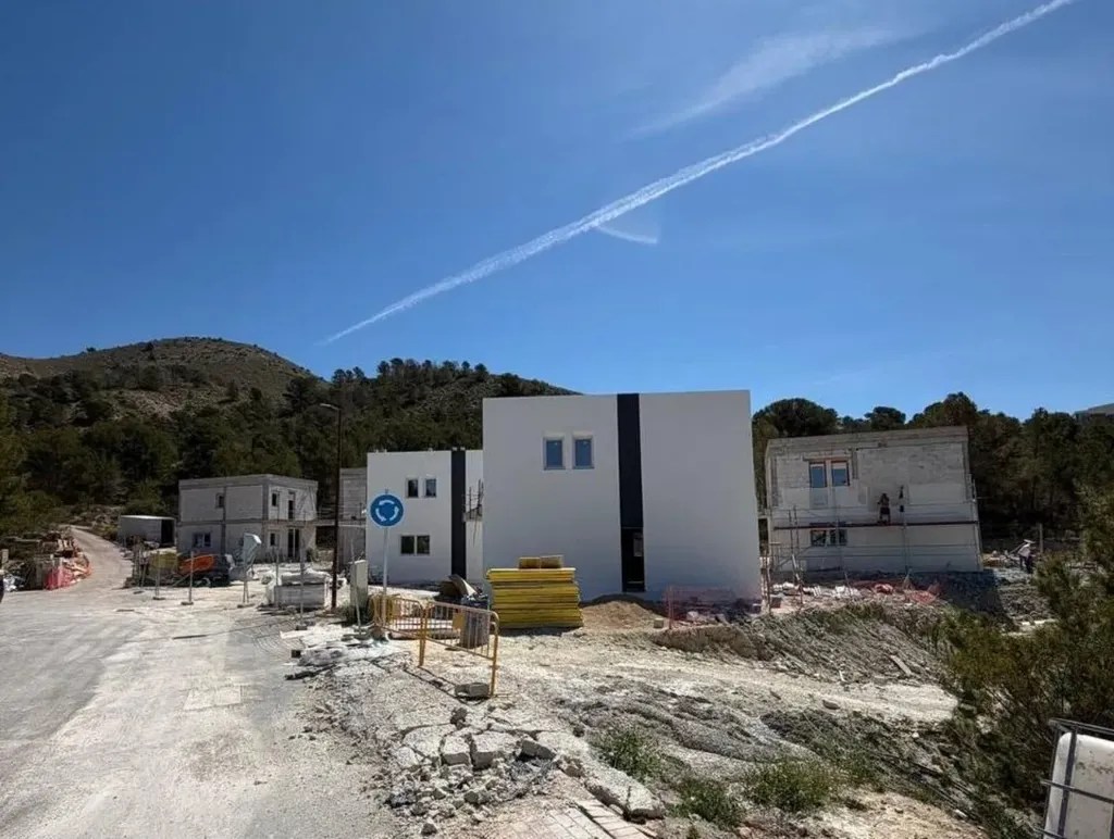Exterior - Contemporary Villa with Pool in Finestrat