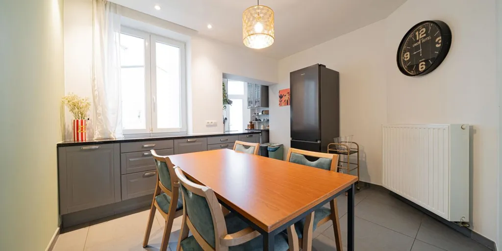 Söögituba - Charming House with Courtyard in Evere
