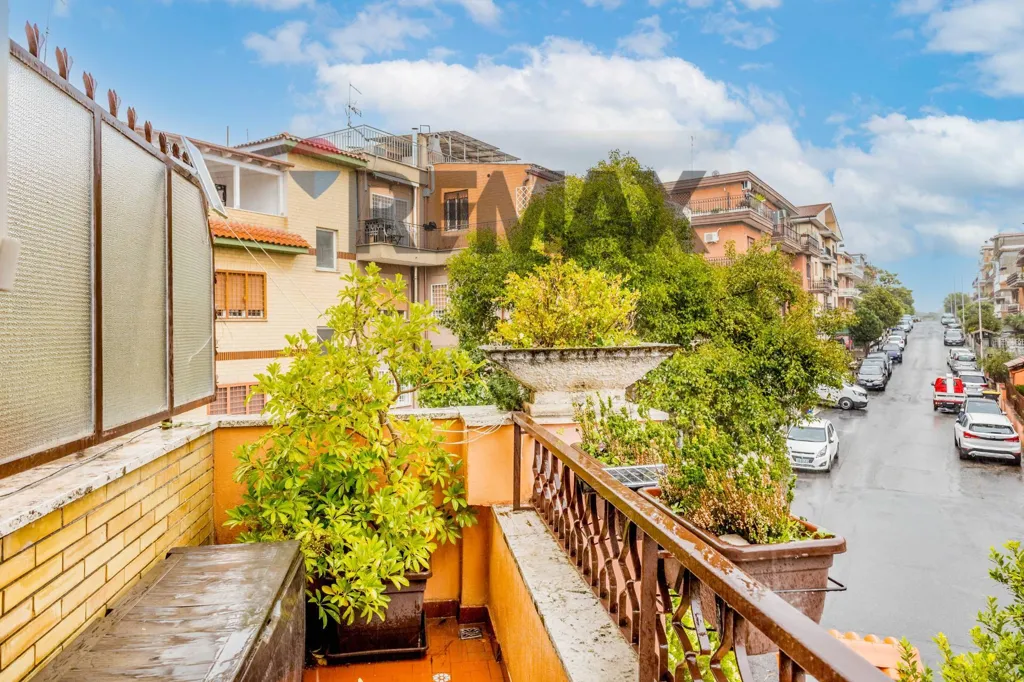 Balcon - Ristrutturato Triplex with Terrace in Roma
