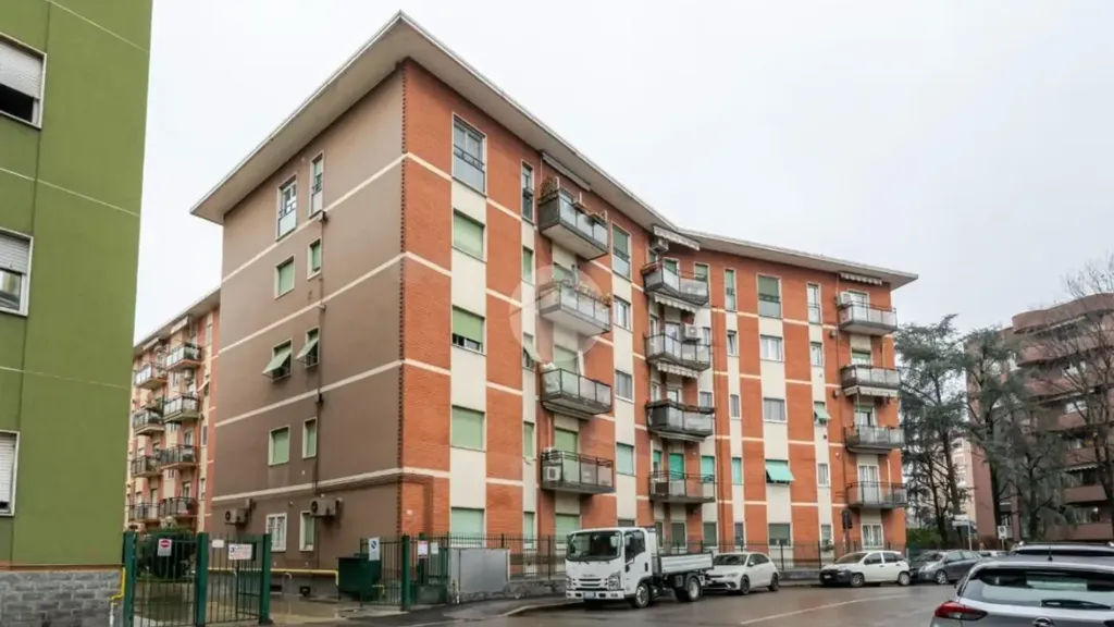 Välivaade - Duplex with Balcony in Cesano Boscone