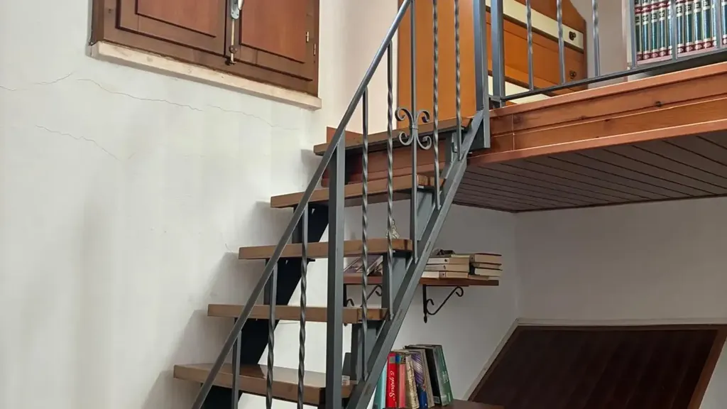 Pièces - Rustic Apartment with Terrace in Poggibonsi